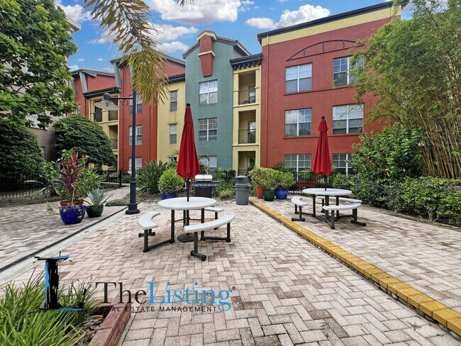 Building Photo - 2411 W Horatio St