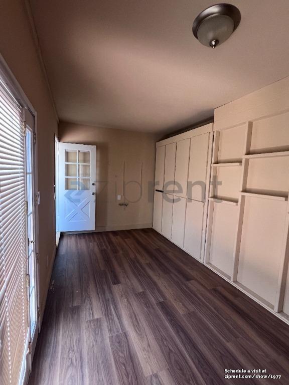 Building Photo - 10609 Creston Dr