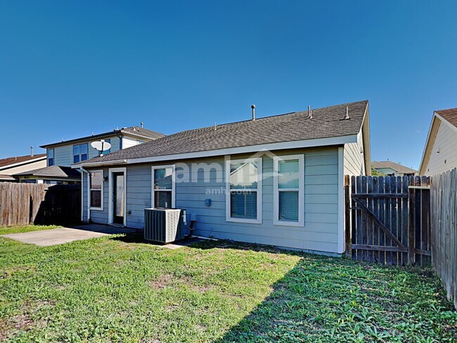 Building Photo - 29231 Legends Green Dr