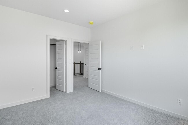 Building Photo - 2929 El Fenice Ln