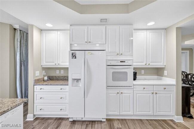 Building Photo - 23650 Via Veneto