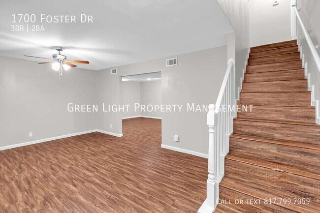 Building Photo - 1700 Foster Dr
