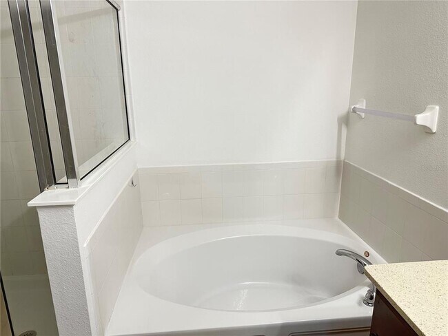 Building Photo - 477 Kestrel Dr