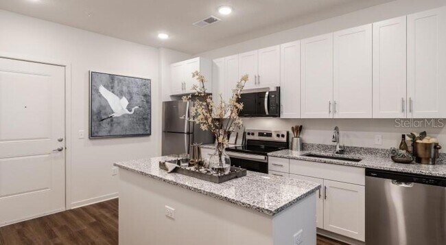 Building Photo - 18772 Grand Live Oak Blvd