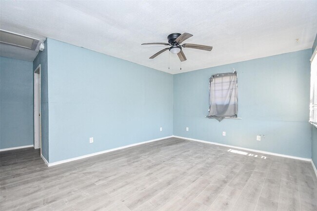 Building Photo - 8321 Homewood Ln