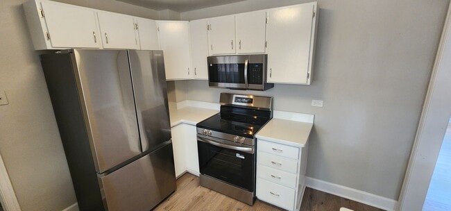 Building Photo - 2 bed 1 bath remodeled North Park Hill home