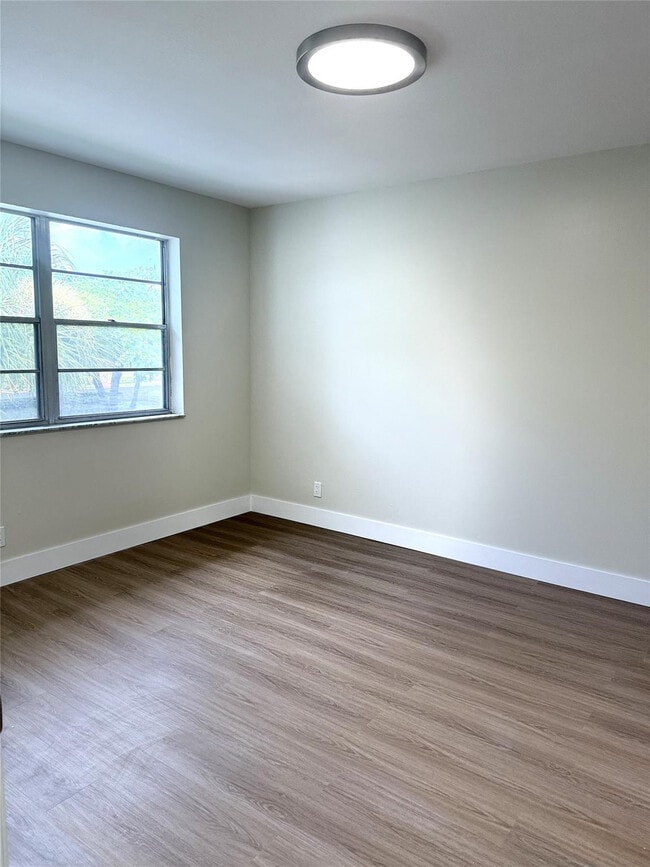 Building Photo - 2720 Forest Hills Blvd