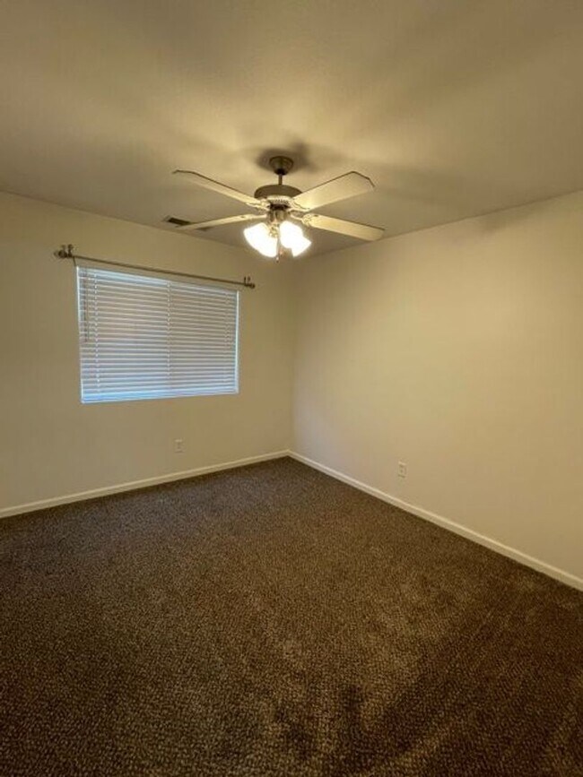 Building Photo - 236 S Argyle Pl