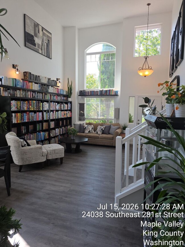 Building Photo - 4-Bedroom Corner-Lot Home | Central A/C | Carpet-Free Living | Walk to Schools, Parks and Cedar R...