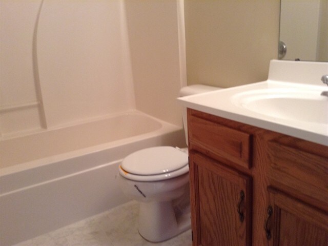 Building Photo - 928 Delhi Dr