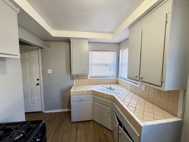 Building Photo - 3 Bedroom 1 and 1/2 Bath Home for Lease. Welcome Section 8