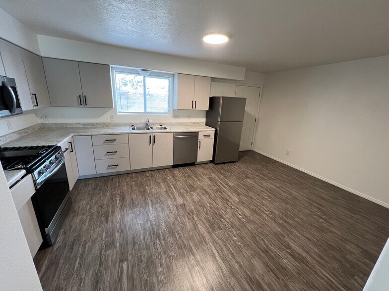 Building Photo - 126 S 850 W