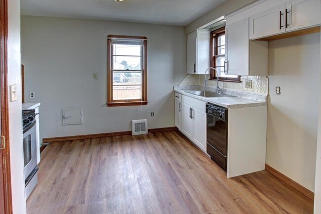 Building Photo - 6206 Alber Ave