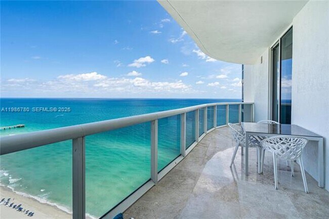 Building Photo - 16001 Collins Ave