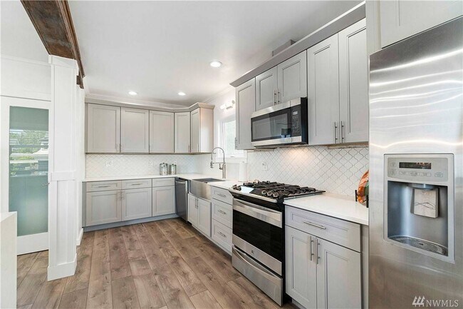 Building Photo - 3711 N 30th St