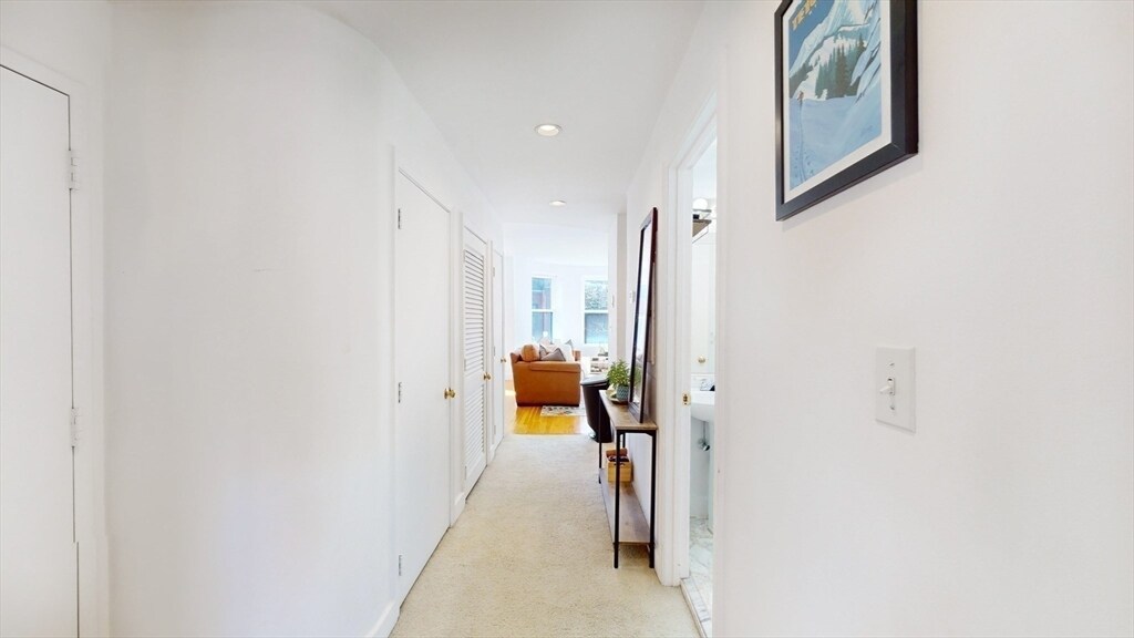 Building Photo - 427 Marlborough St