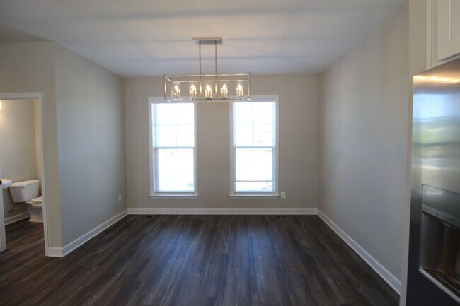 Building Photo - 3398 Monterey Dr