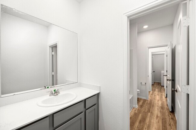 Building Photo - 7339 Bartoncliff Dr
