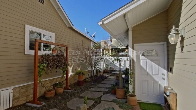 Building Photo - 628 Mulberry Ave