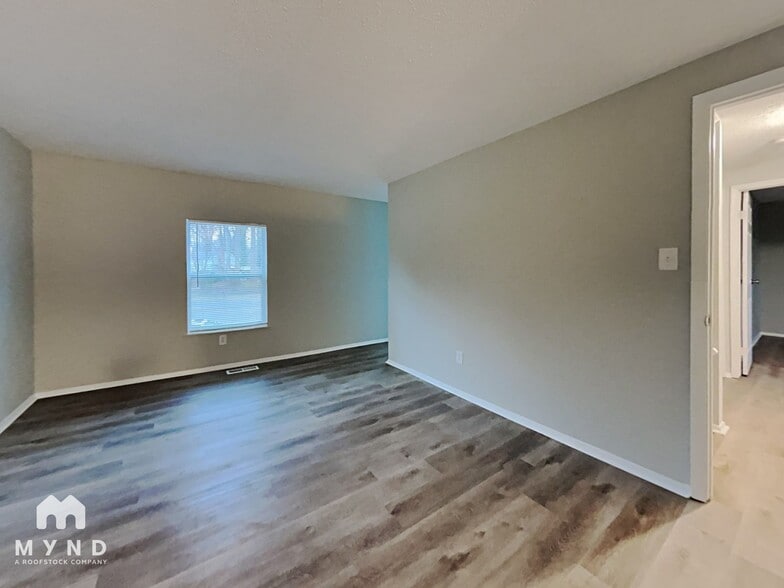 Building Photo - 6301 Ivory Palm Dr