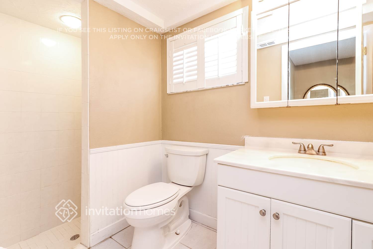 Building Photo - 12206 Meadowbrook Ln