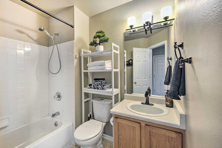 Building Photo - 5257 Pioneer Mesa Dr