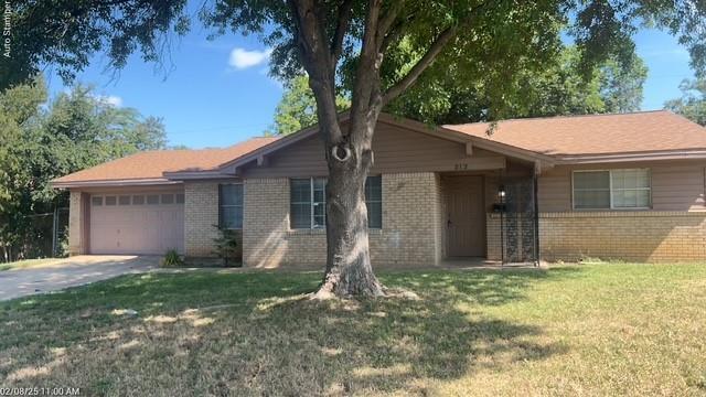 Primary Photo - 212 Hallbrook Dr