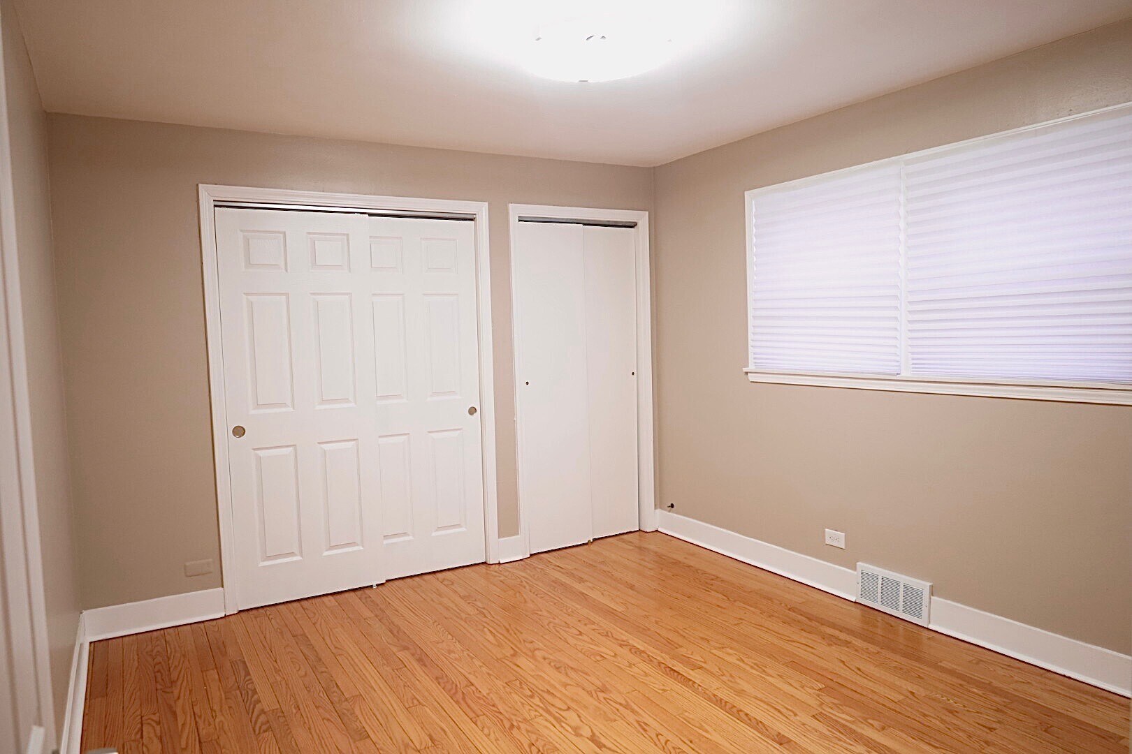 Building Photo - 8124 S Calumet Ave