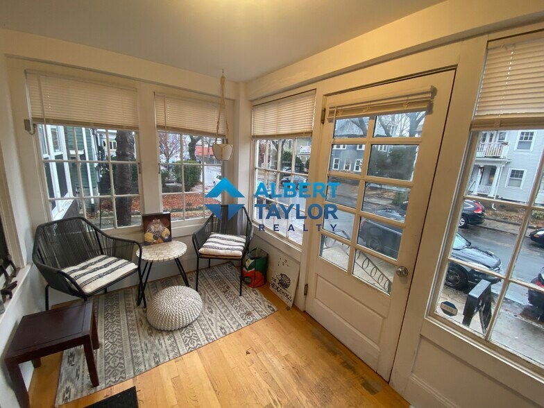 Building Photo - 21 Moraine St