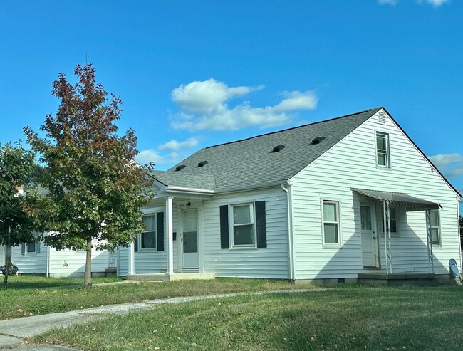 Primary Photo - Beautiful, Renovated House! HW & LVT Floor...