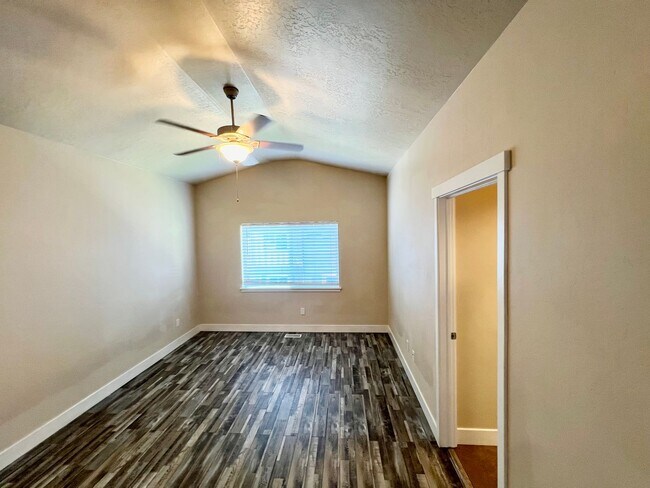 Building Photo - 4-Bed Townhome with Private Main-Level Studio Suite in South Salt Lake!
