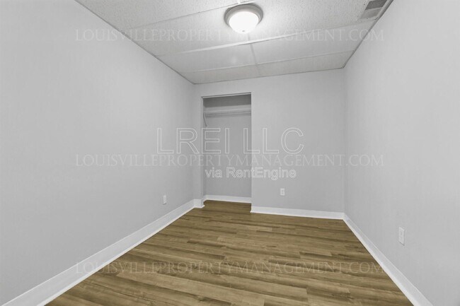 Building Photo - 704-706 Roselane St