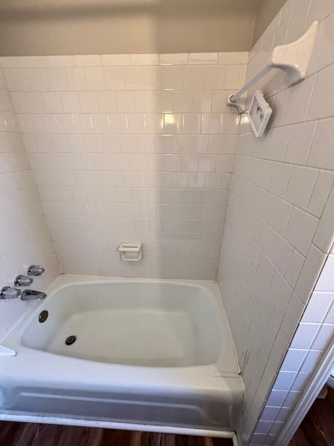 Building Photo - 4812 Chamberlayne Ave