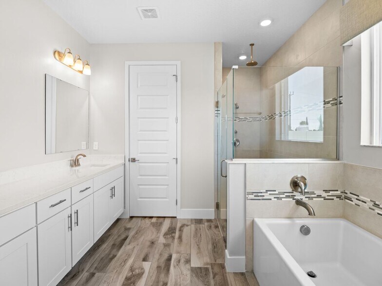 Building Photo - 27 Gulfstream Way