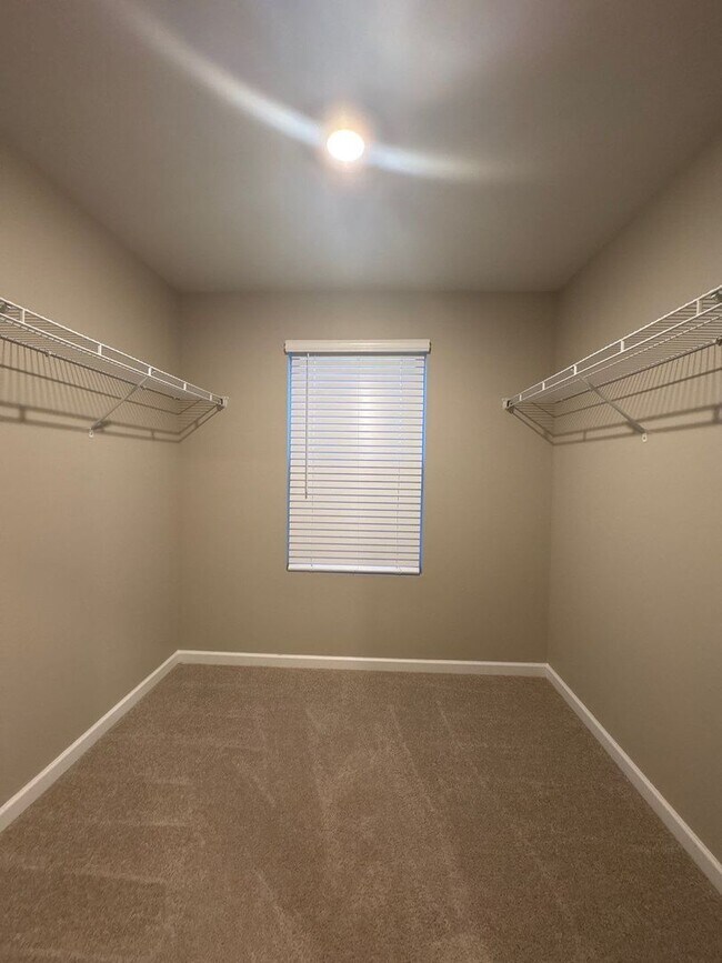 Building Photo - 4 Bedroom, 2.5 Bath and 2 Car Garage in Hartmann Crossing! $500 OFF FIRST MONTH’S RENT!