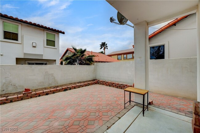 Building Photo - 8789 Villa Alex Ave