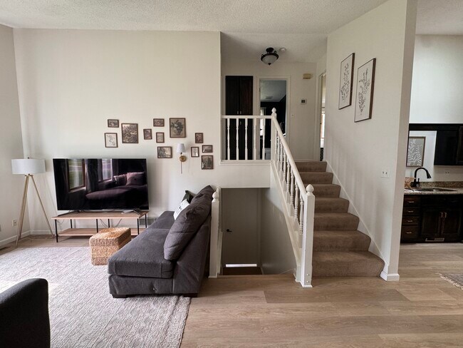 Open concept split level layout - 15331 95th Ave N