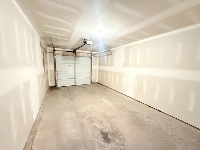 Building Photo - 344 Berkley Rd