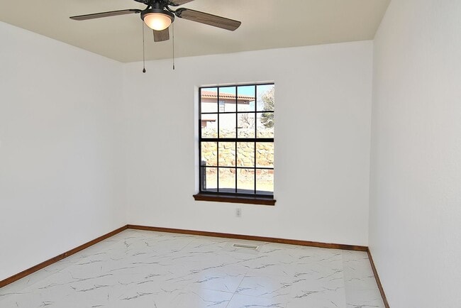 Building Photo - 6621 Vista Hermosa