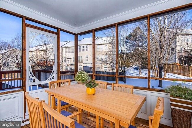 Building Photo - 10159 Elgin Way