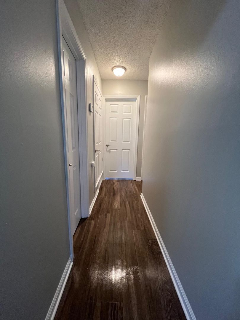 Building Photo - 708 Mohawk Ave