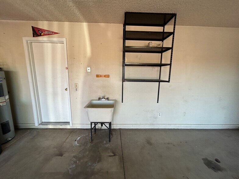 Building Photo - 12138 S Tomi Dr