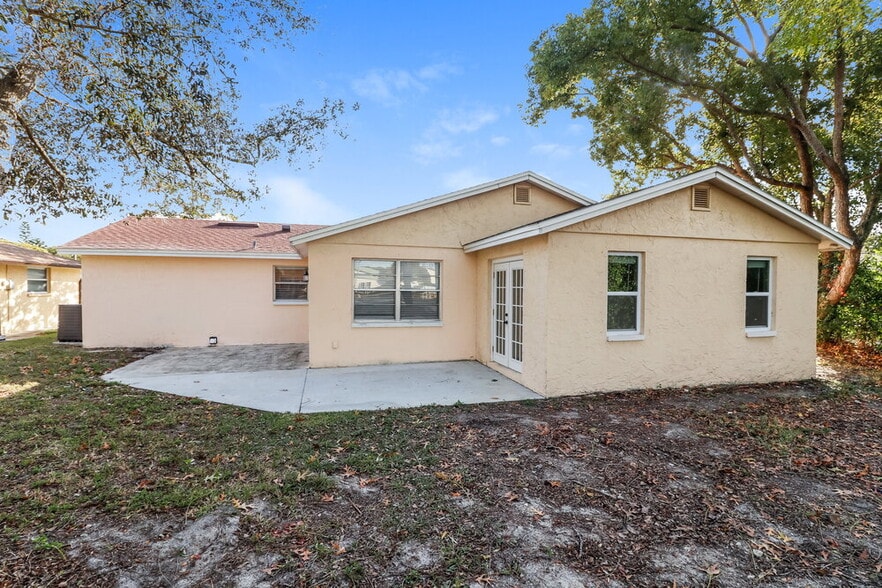 Building Photo - 7921 Eugene Dr