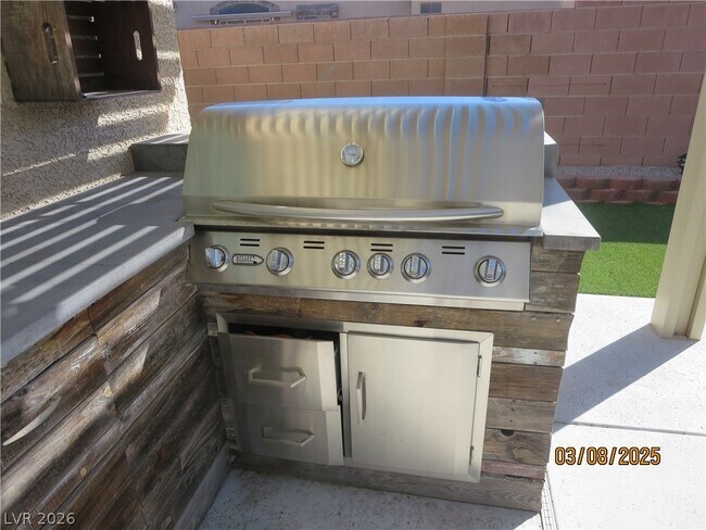 Building Photo - 499 Holly Hunt St