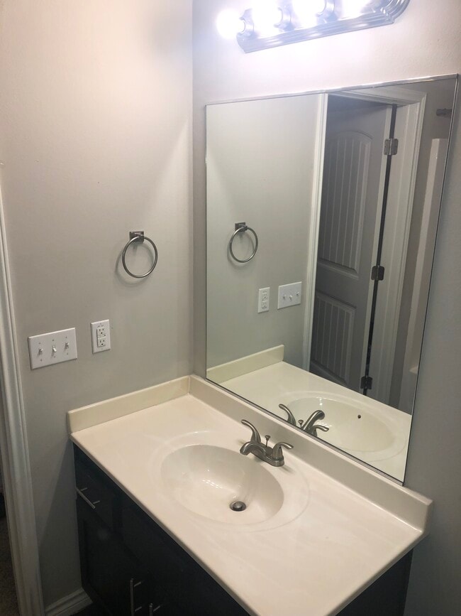 Building Photo - 7901 Williams Dr