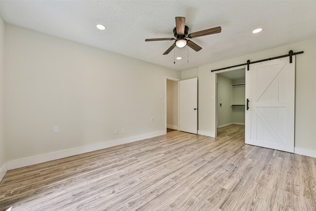 Building Photo - 9322 Petersham Dr