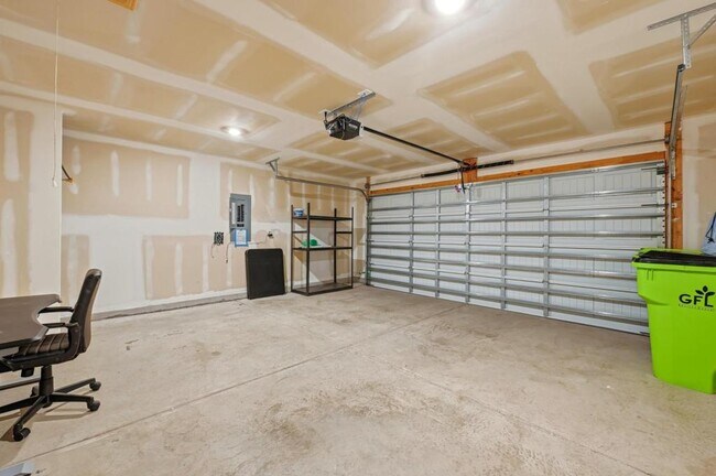 Building Photo - 4516 East Coast Ln