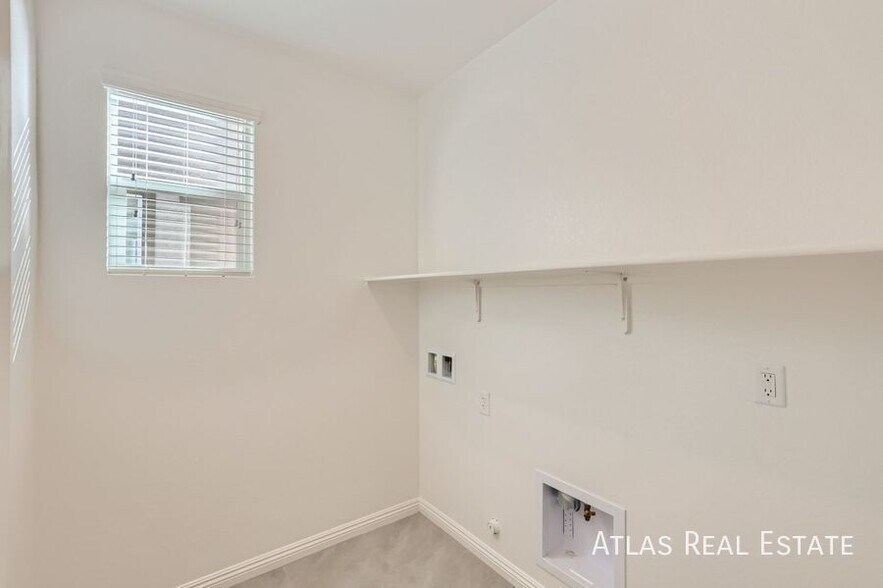 Building Photo - 4048 N Atoll Reefs St
