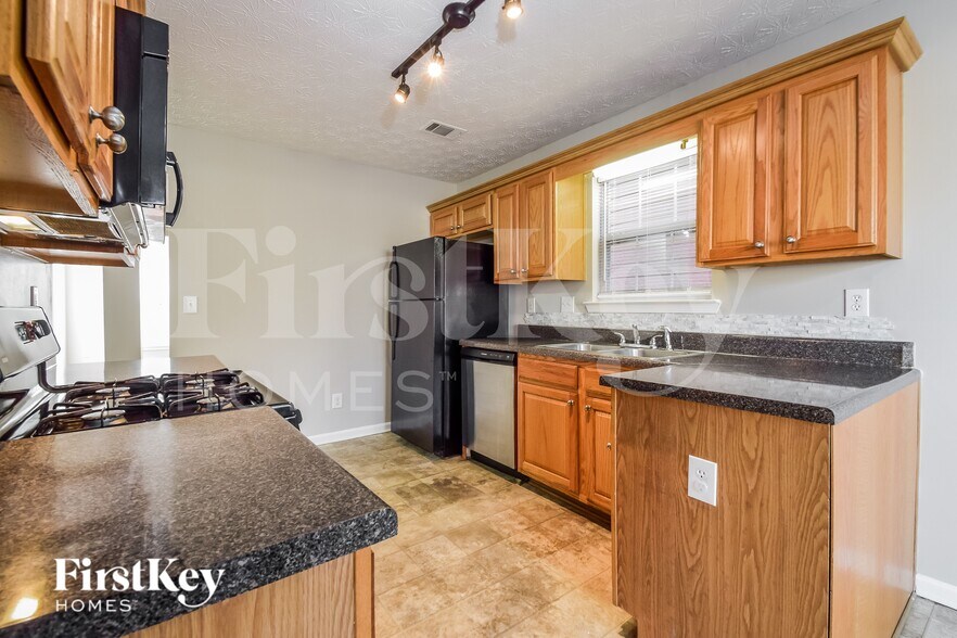 Building Photo - 1429 Gates Cir SE