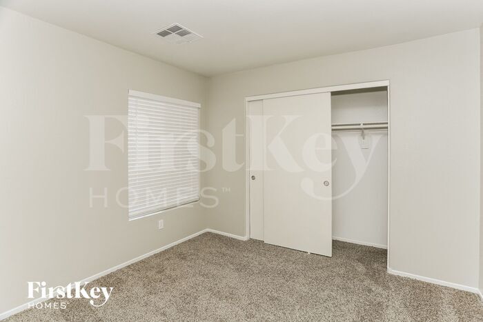 Building Photo - 2115 Mountain Rock Ct